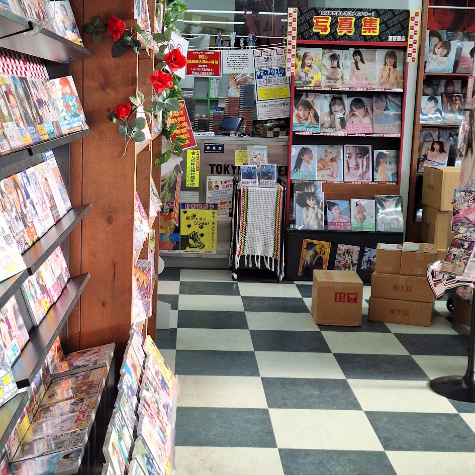 東京書店桑名店レジ前